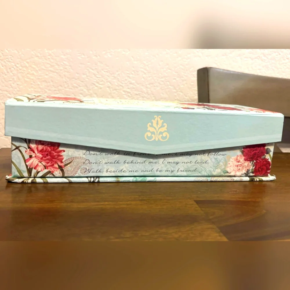 Like New! Encouraging Phrases Around A Beautiful Storing Box